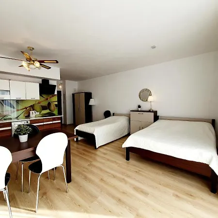 Apartament Rodzinny Przy Plazy アパート
